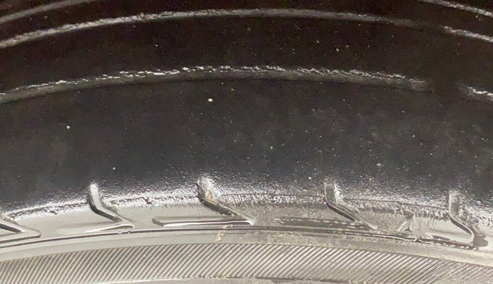 2017 Tata Tiago XM PETROL, Petrol, Manual, 1,04,640 km, Right Front Tyre Tread