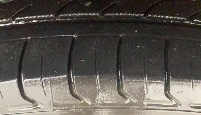 2017 Tata Tiago XM PETROL, Petrol, Manual, 1,04,640 km, Right Rear Tyre Tread