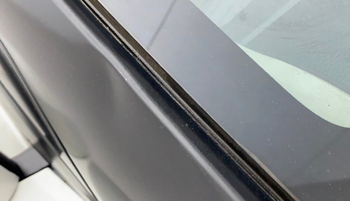 2012 Maruti Swift VXI, Petrol, Manual, 45,422 km, Right A pillar - Slightly dented