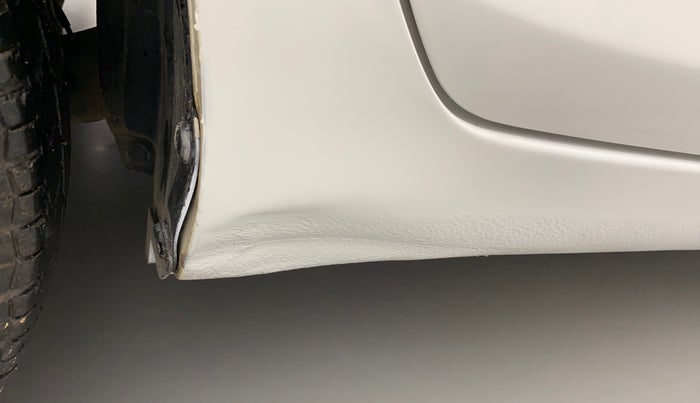 2012 Maruti Swift VXI, Petrol, Manual, 45,422 km, Right running board - Slightly dented