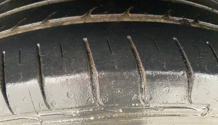 2016 Hyundai Elite i20 SPORTZ 1.2, Petrol, Manual, 23,990 km, Right Rear Tyre Tread