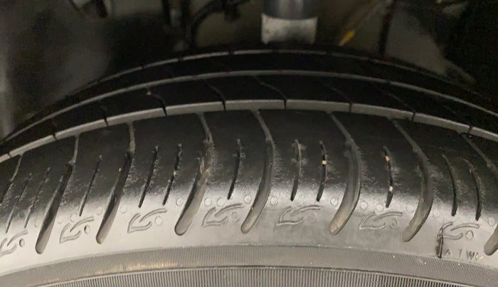 2021 Tata ALTROZ XM+ 1.2 RTN, Petrol, Manual, 6,958 km, Left Front Tyre Tread