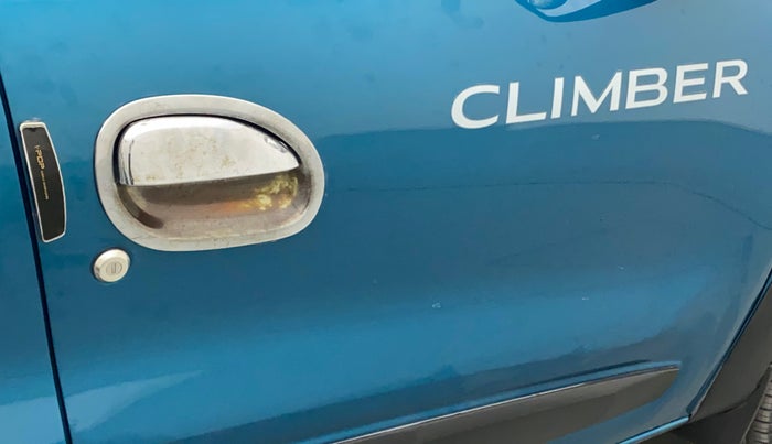 2020 Renault Kwid CLIMBER 1.0 AMT (O), Petrol, Automatic, 25,218 km, Driver-side door - Slightly dented