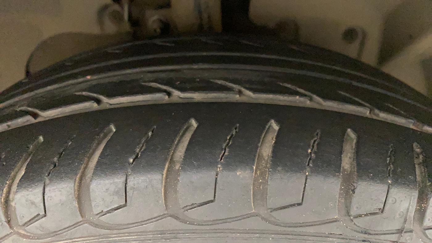 2016 Ford Ecosport TITANIUM 1.5L PETROL AT, Petrol, Automatic, 43,791 km, Right Front Tyre Tread