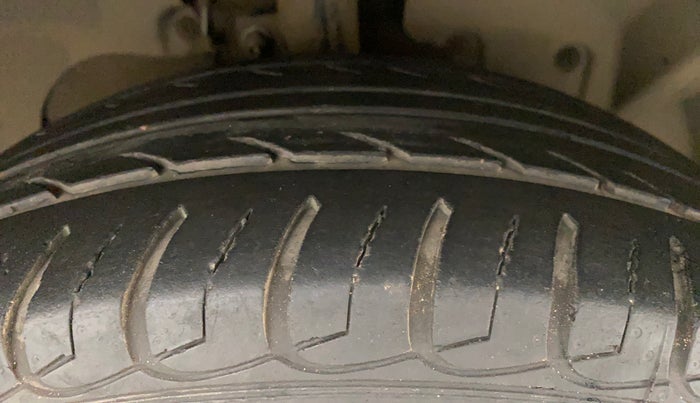2016 Ford Ecosport TITANIUM 1.5L PETROL AT, Petrol, Automatic, 43,791 km, Right Front Tyre Tread