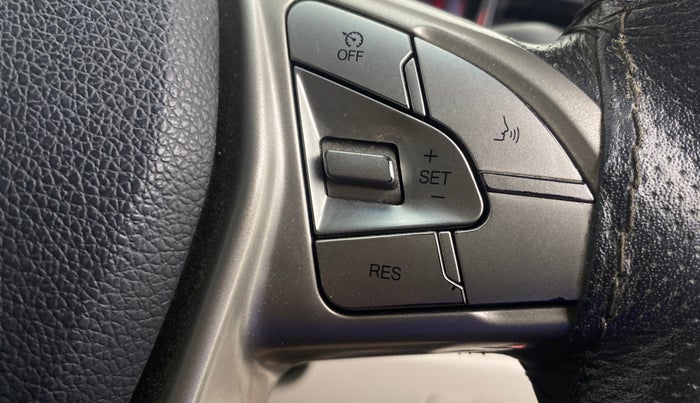 2021 Mahindra XUV300 W8 1.2 PETROL, Petrol, Manual, 55,848 km, Adaptive Cruise Control