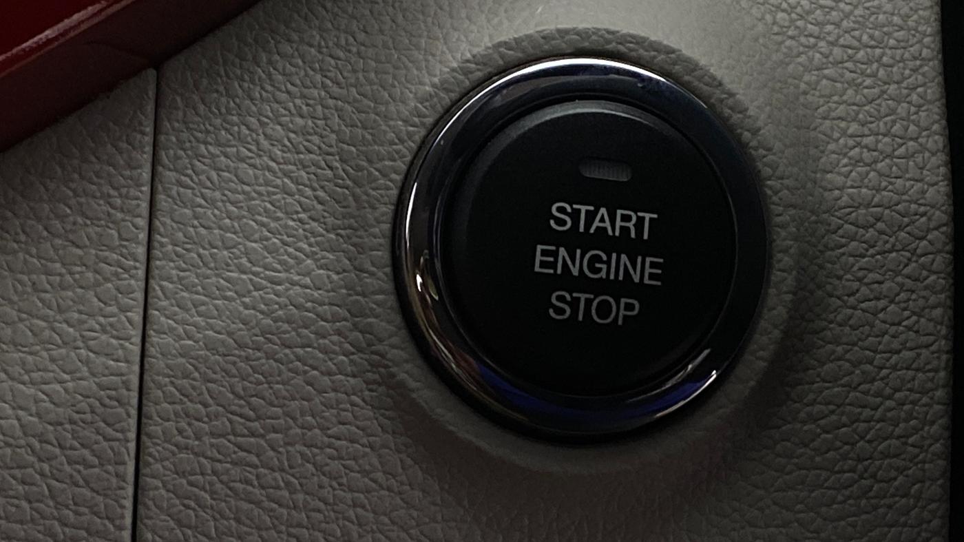 2021 Mahindra XUV300 W8 1.2 PETROL, Petrol, Manual, 55,848 km, Keyless Start/ Stop Button