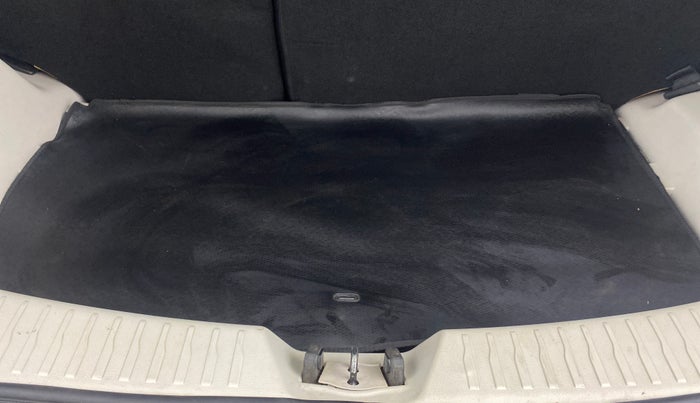 2021 Mahindra XUV300 W8 1.2 PETROL, Petrol, Manual, 55,848 km, Boot Inside