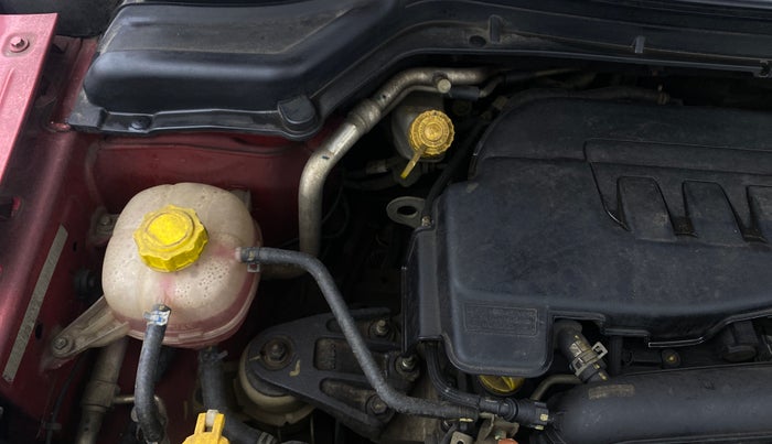 2021 Mahindra XUV300 W8 1.2 PETROL, Petrol, Manual, 55,848 km, Engine View - Right