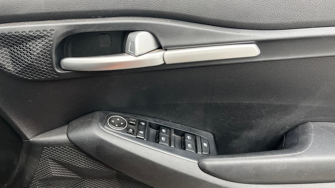 2020 KIA SELTOS HTK PLUS AT 1.5 DIESEL, Diesel, Automatic, 71,042 km, Driver Side Door Panels Control