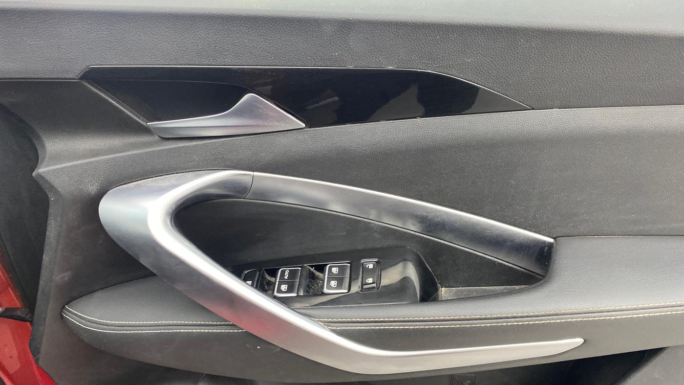 2019 MG HECTOR SHARP HYBRID 1.5 PETROL, Petrol, Manual, 62,044 km, Driver Side Door Panels Control