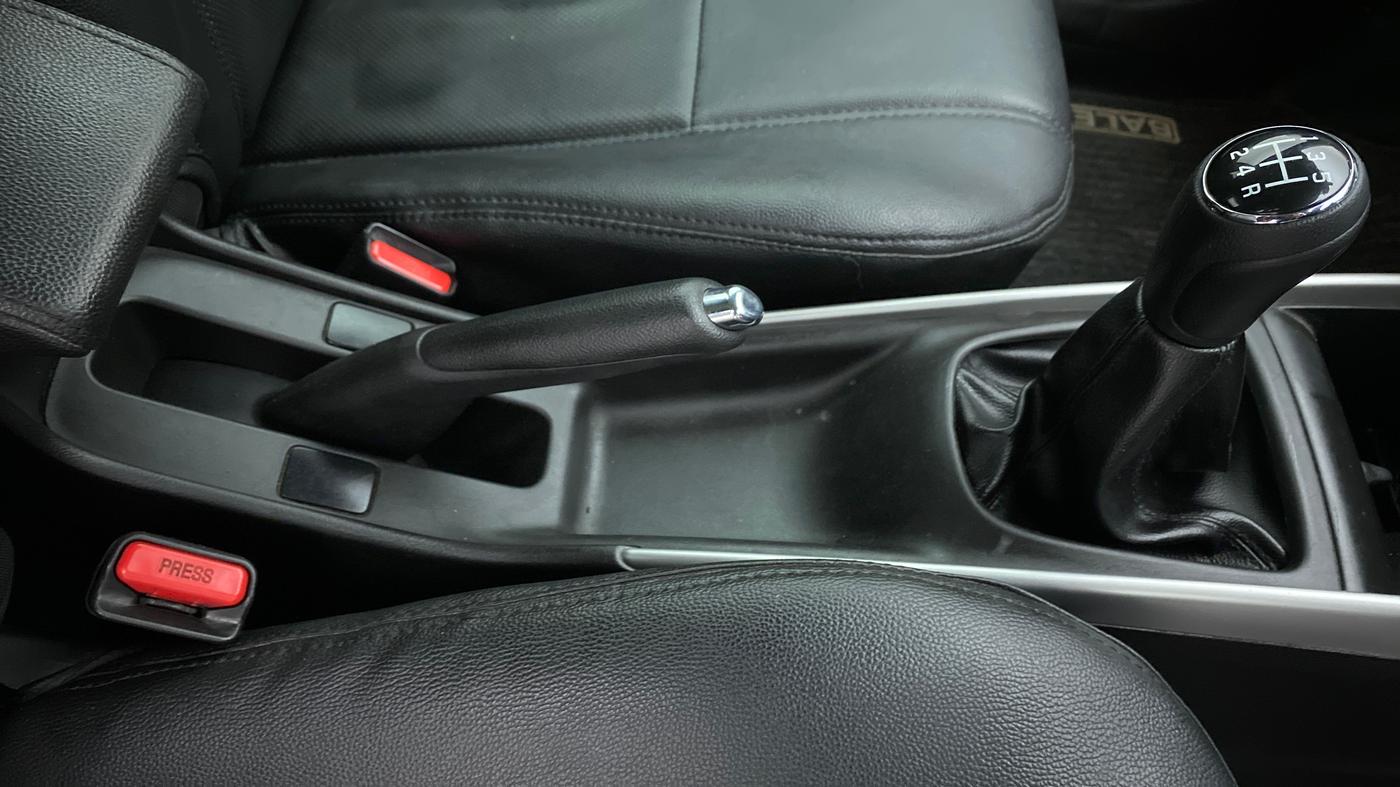 2015 Maruti Baleno ZETA 1.2 K12, Petrol, Manual, 59,379 km, Gear Lever