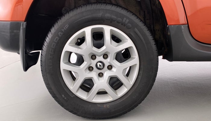 2020 Renault Duster RXS 106 PS MT, Petrol, Manual, 44,891 km, Right Rear Wheel