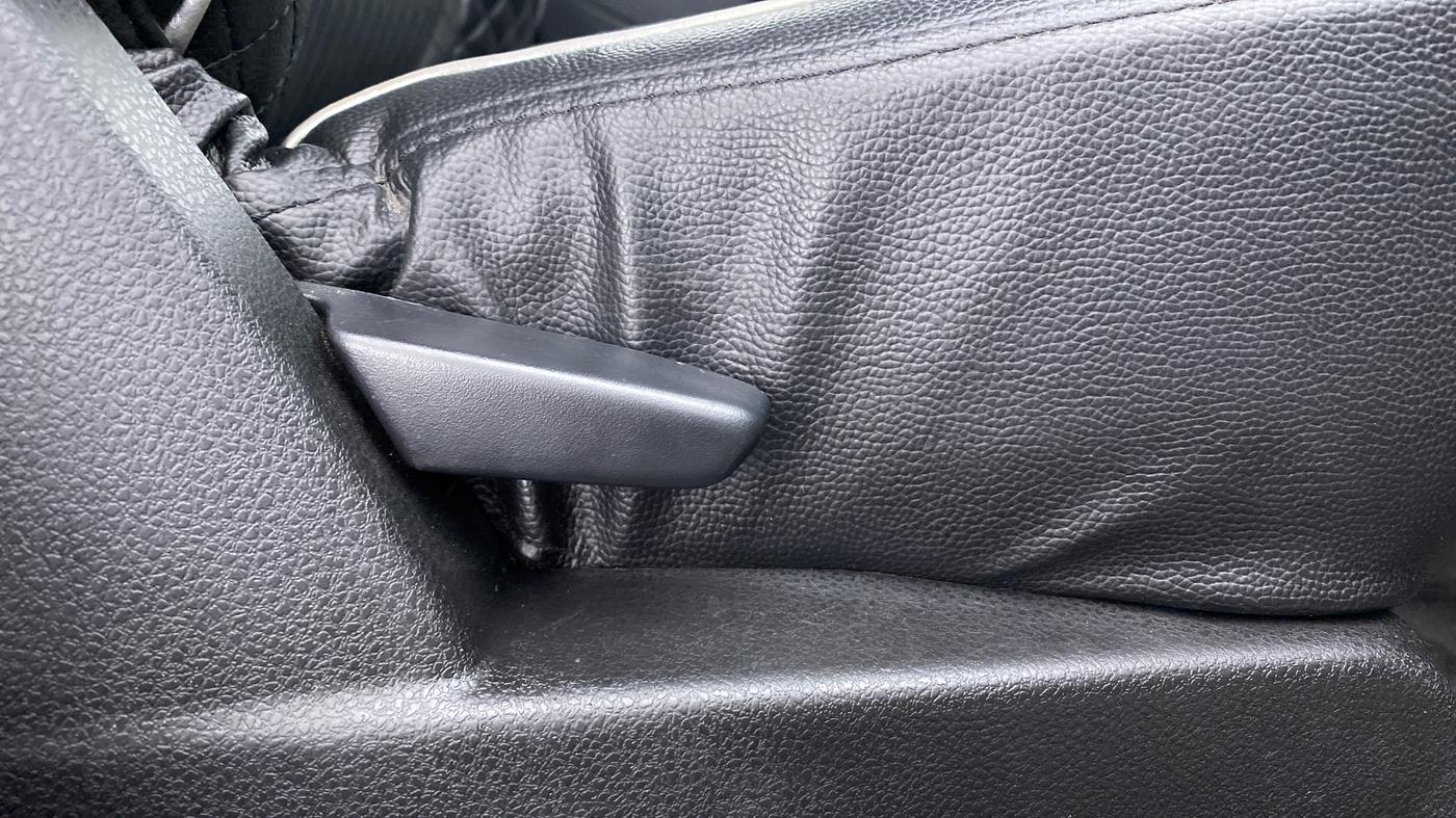 2020 Renault Duster RXS 106 PS MT, Petrol, Manual, 44,891 km, Driver Side Adjustment Panel