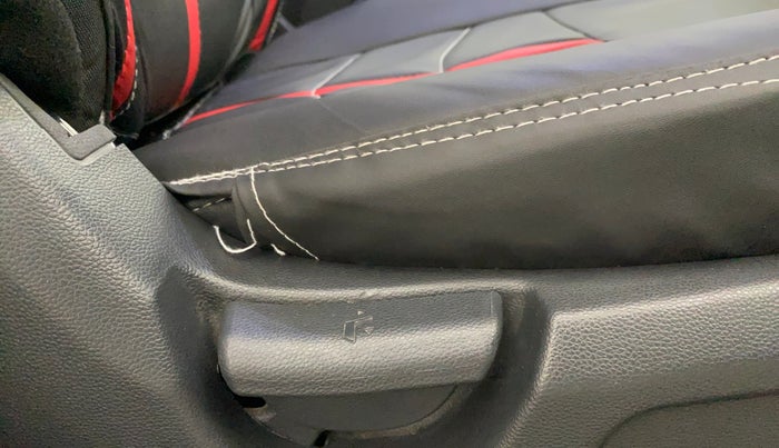 2020 Hyundai Elite i20 MAGNA PLUS 1.2, Petrol, Manual, 41,415 km, Driver Side Adjustment Panel