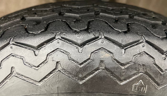 2015 Maruti OMNI E STD, Petrol, Manual, 220 km, Right Front Tyre Tread