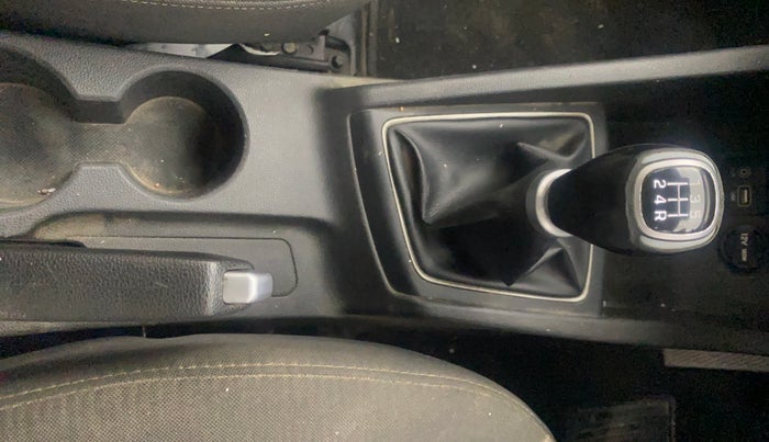 2017 Hyundai Elite i20 ASTA 1.2 (O), Petrol, Manual, 81,441 km, Gear Lever