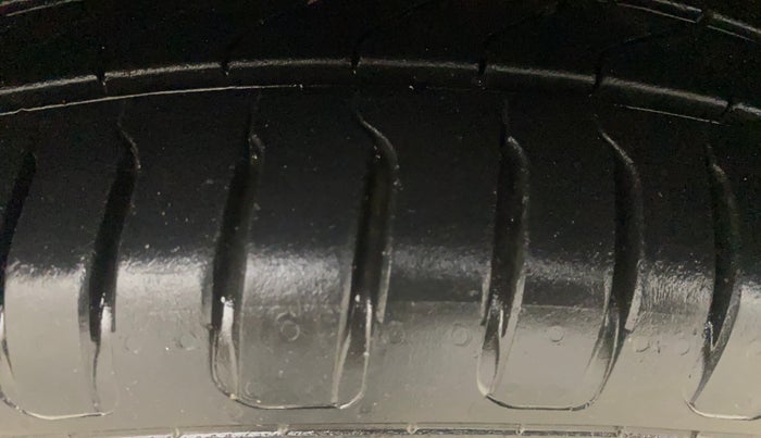 2017 Hyundai Elite i20 ASTA 1.2 (O), Petrol, Manual, 81,441 km, Left Front Tyre Tread