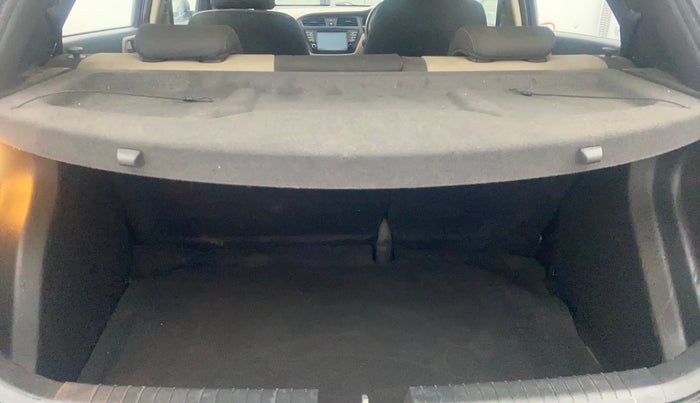 2017 Hyundai Elite i20 ASTA 1.2 (O), Petrol, Manual, 81,441 km, Boot Inside