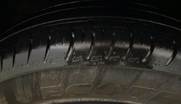 2024 Maruti Swift VXi AMT, Petrol, Automatic, 5,418 km, Left Front Tyre Tread