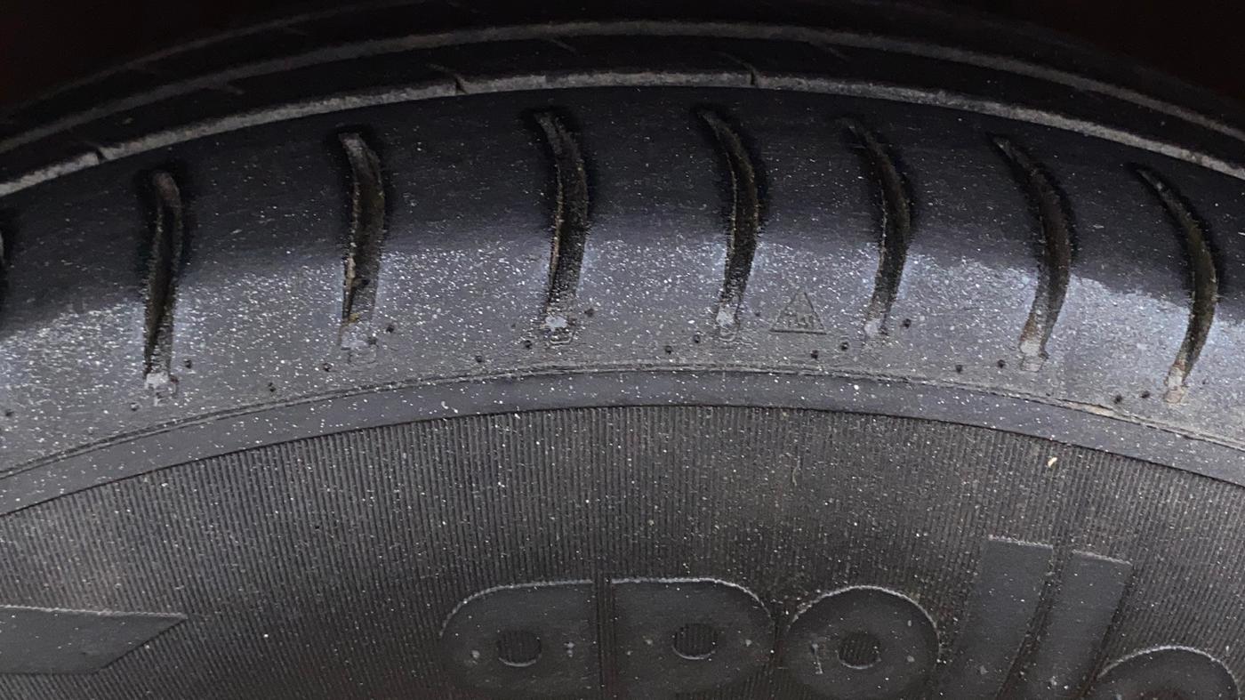2015 Maruti Celerio VXI AMT, Petrol, Automatic, 99,330 km, Left Front Tyre Tread