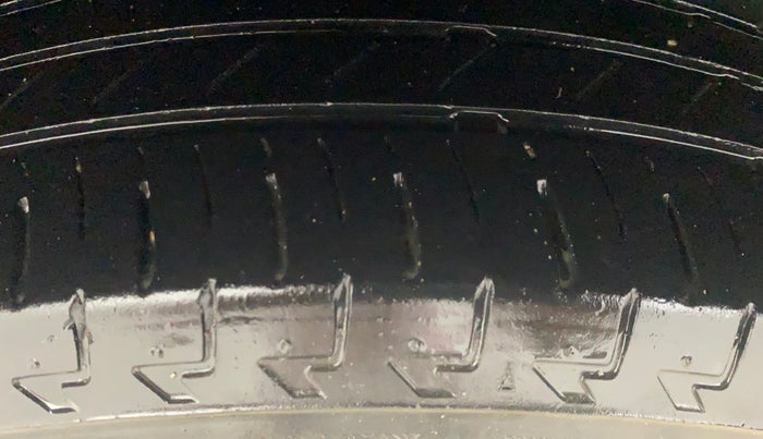 2018 Tata NEXON XM PETROL, Petrol, Manual, 91,949 km, Right Rear Tyre Tread