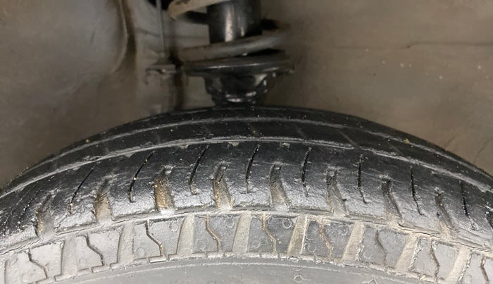 2015 Maruti Alto 800 LXI, Petrol, Manual, 72,308 km, Right Front Tyre Tread