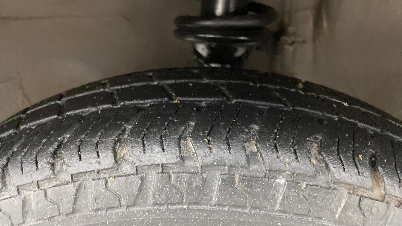 2015 Maruti Alto 800 LXI, Petrol, Manual, 72,308 km, Left Front Tyre Tread