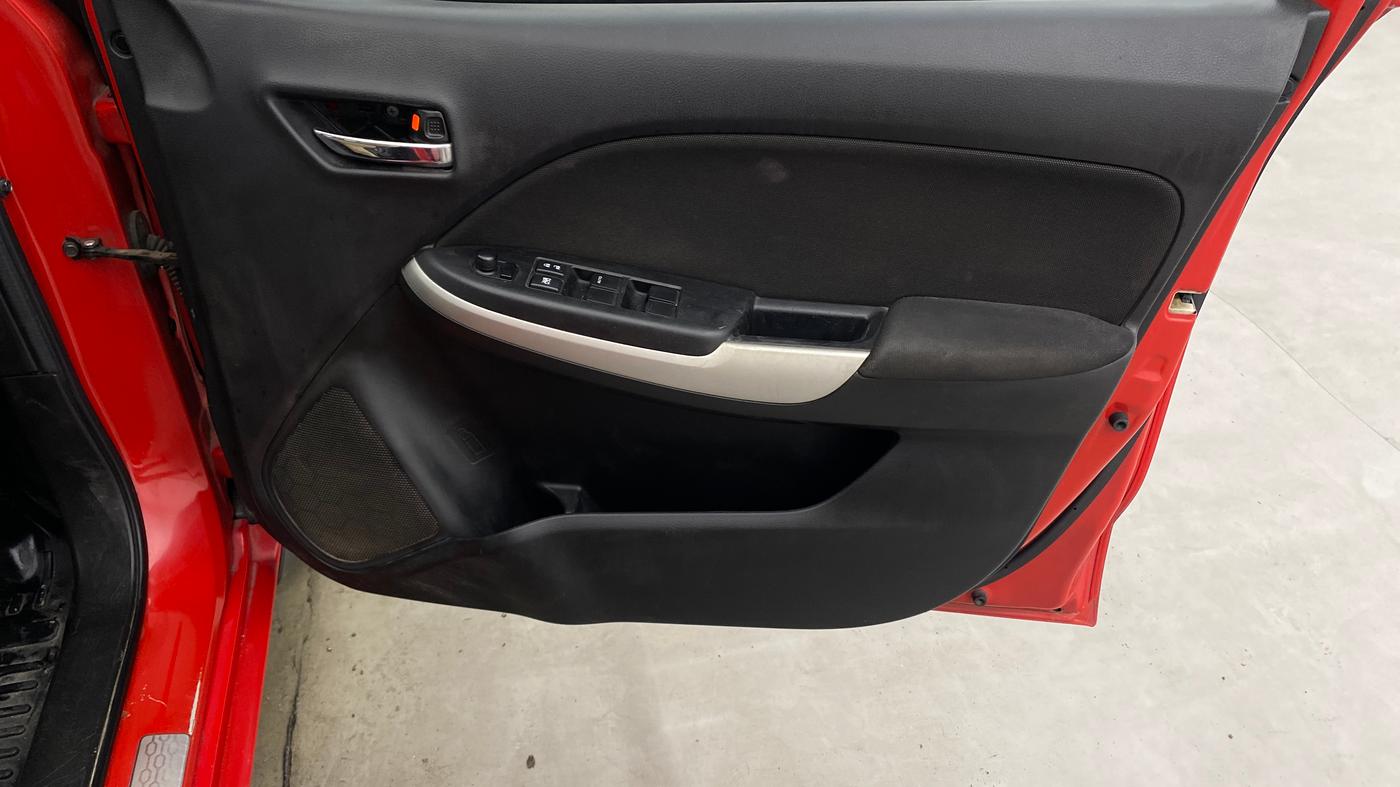 2017 Maruti Baleno DELTA PETROL 1.2, Petrol, Manual, 41,197 km, Driver Side Door Panels Control
