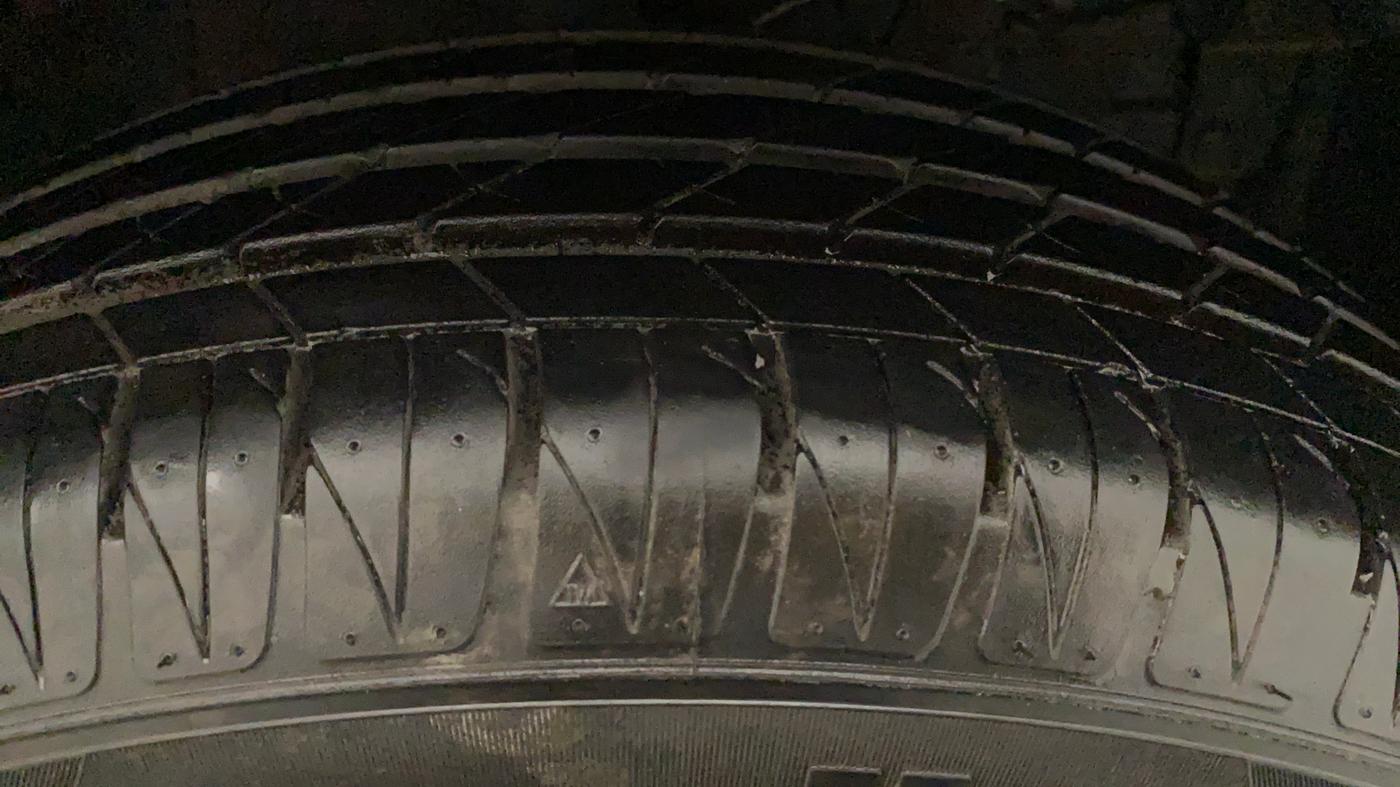 2022 Maruti Vitara Brezza ZXI PLUS AT SHVS, Petrol, Automatic, 2,370 km, Right Front Tyre Tread
