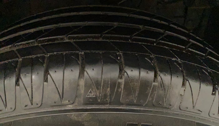 2022 Maruti Vitara Brezza ZXI PLUS AT SHVS, Petrol, Automatic, 2,370 km, Right Front Tyre Tread