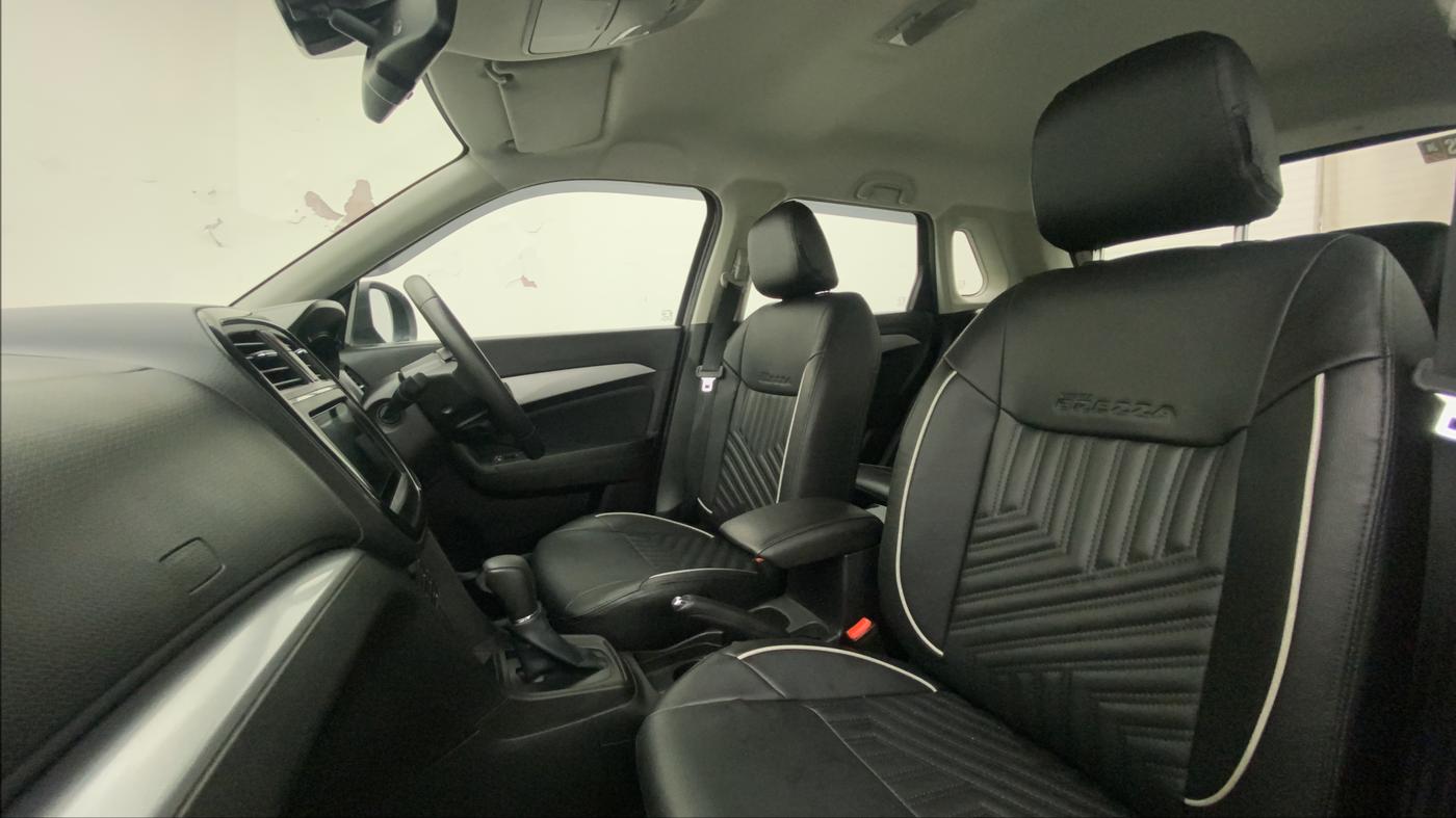 2022 Maruti Vitara Brezza ZXI PLUS AT SHVS, Petrol, Automatic, 2,370 km, Right Side Front Door Cabin