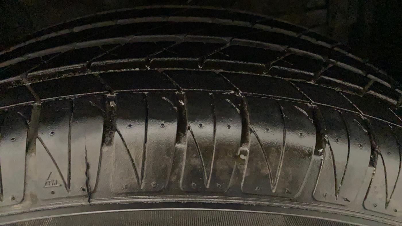 2022 Maruti Vitara Brezza ZXI PLUS AT SHVS, Petrol, Automatic, 2,370 km, Left Front Tyre Tread