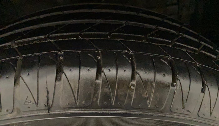 2022 Maruti Vitara Brezza ZXI PLUS AT SHVS, Petrol, Automatic, 2,370 km, Left Front Tyre Tread