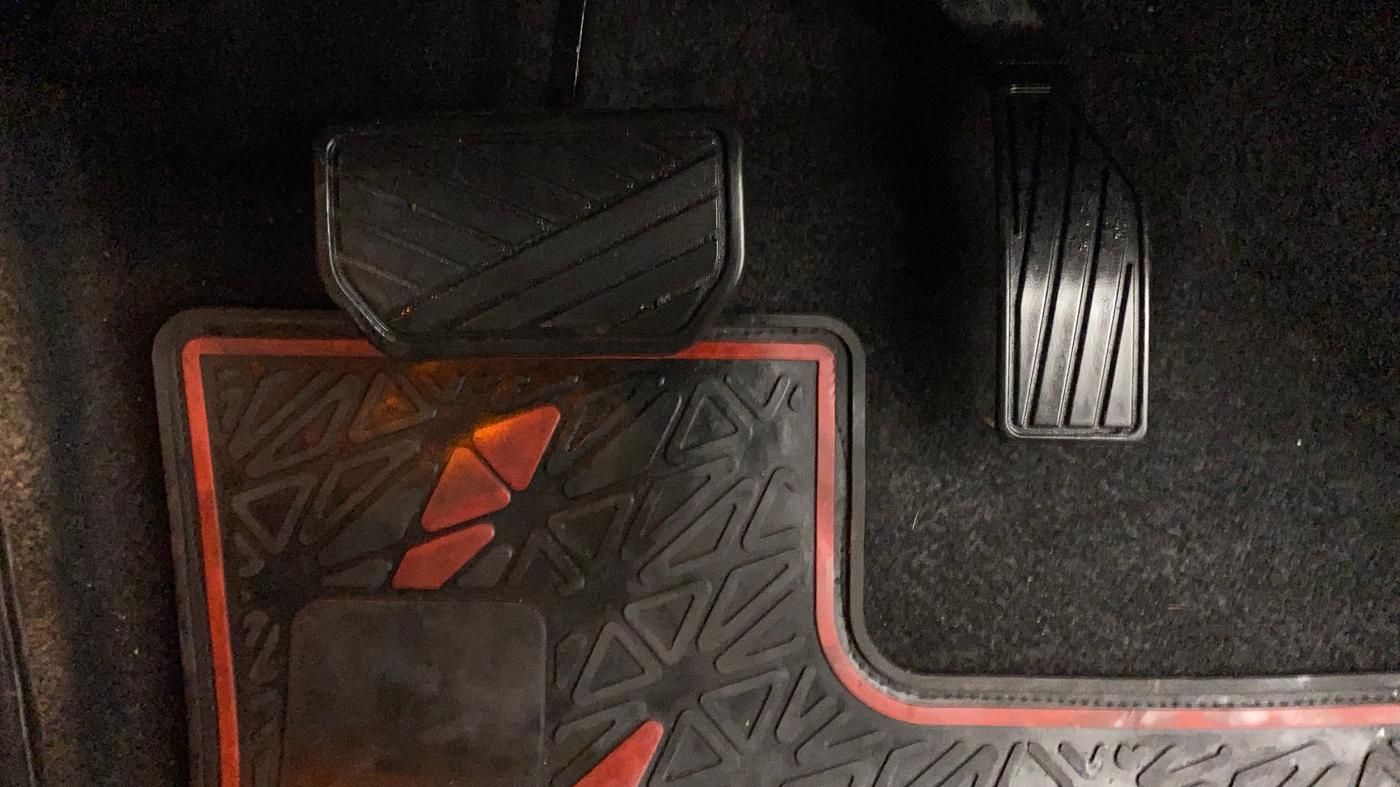 2022 Maruti Vitara Brezza ZXI PLUS AT SHVS, Petrol, Automatic, 2,370 km, Pedals