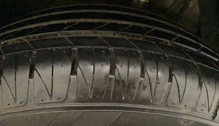 2022 Maruti Vitara Brezza ZXI PLUS AT SHVS, Petrol, Automatic, 2,370 km, Right Rear Tyre Tread