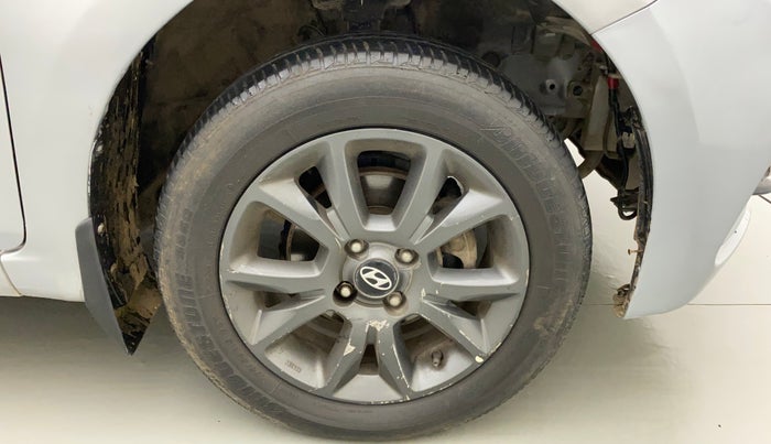 2020 Hyundai Elite i20 SPORTZ PLUS 1.2, CNG, Manual, 75,324 km, Right front tyre - Tyre dimensions are different from each other