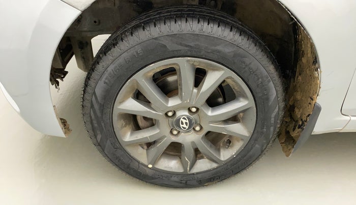 2020 Hyundai Elite i20 SPORTZ PLUS 1.2, CNG, Manual, 75,324 km, Left front tyre - Tyre dimensions are different from each other