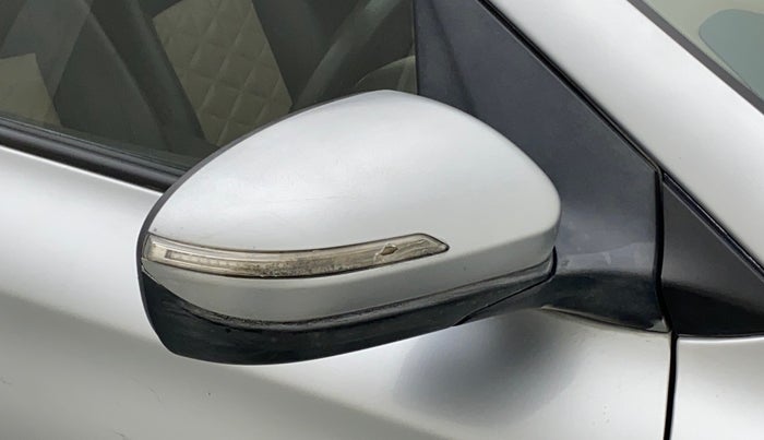 2020 Hyundai Elite i20 SPORTZ PLUS 1.2, CNG, Manual, 75,324 km, Right rear-view mirror - Indicator light has minor damage