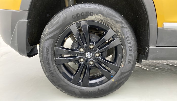 2018 Maruti Vitara Brezza ZDI+ DUAL TONE AMT, Diesel, Automatic, 45,384 km, Right Rear Wheel