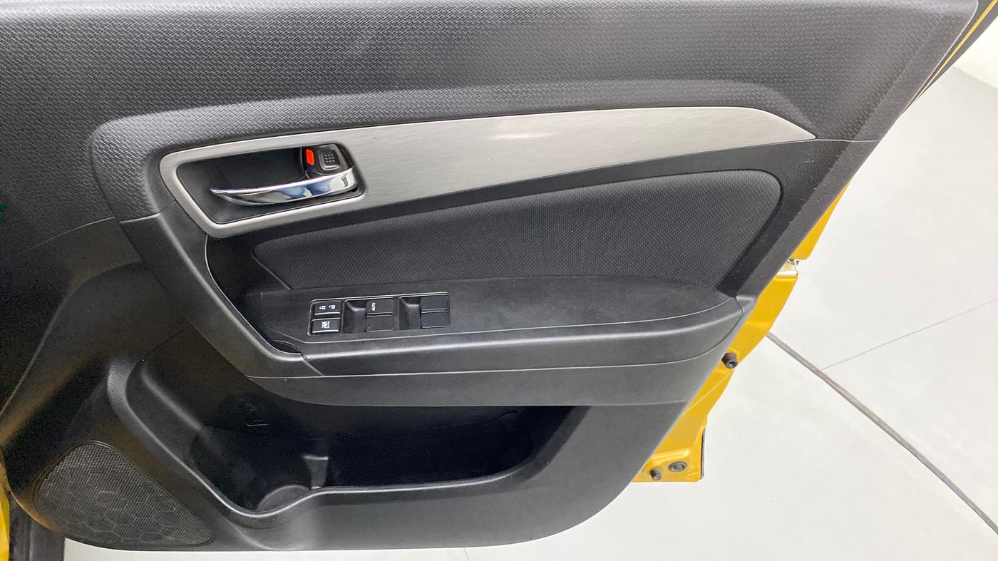 2018 Maruti Vitara Brezza ZDI+ DUAL TONE AMT, Diesel, Automatic, 45,384 km, Driver Side Door Panels Control