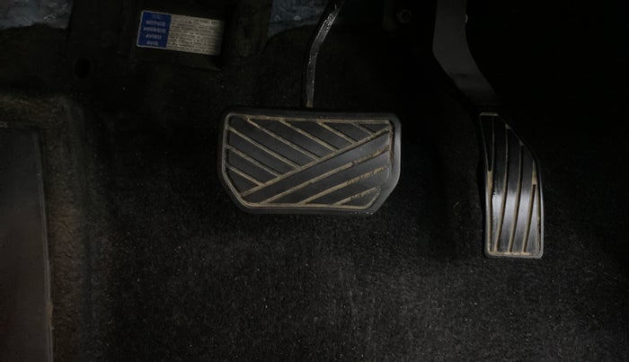 2018 Maruti Vitara Brezza ZDI+ DUAL TONE AMT, Diesel, Automatic, 45,384 km, Pedals