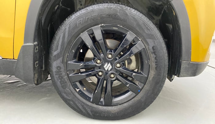 2018 Maruti Vitara Brezza ZDI+ DUAL TONE AMT, Diesel, Automatic, 45,384 km, Right Front Wheel