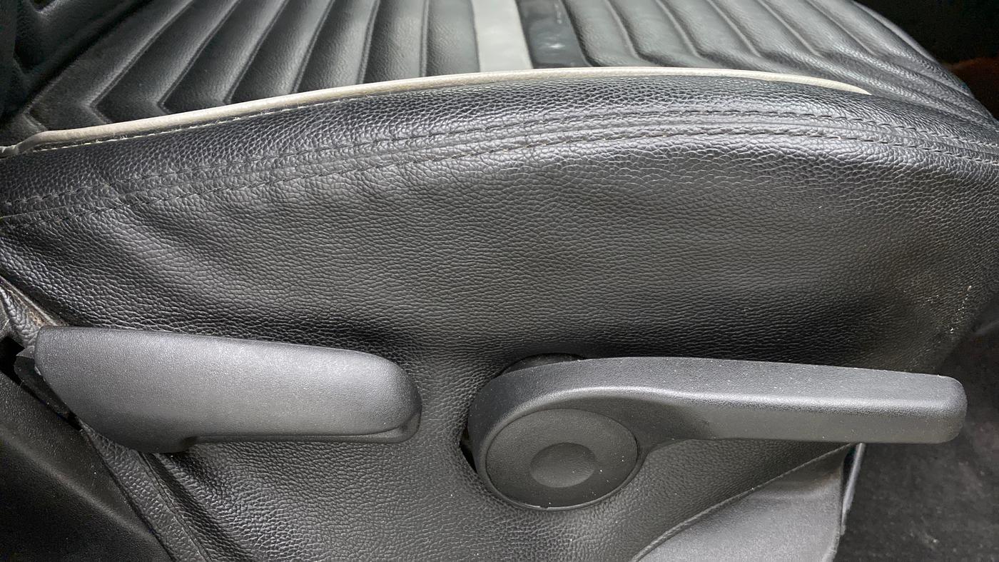 2018 Maruti Vitara Brezza ZDI+ DUAL TONE AMT, Diesel, Automatic, 45,384 km, Driver Side Adjustment Panel