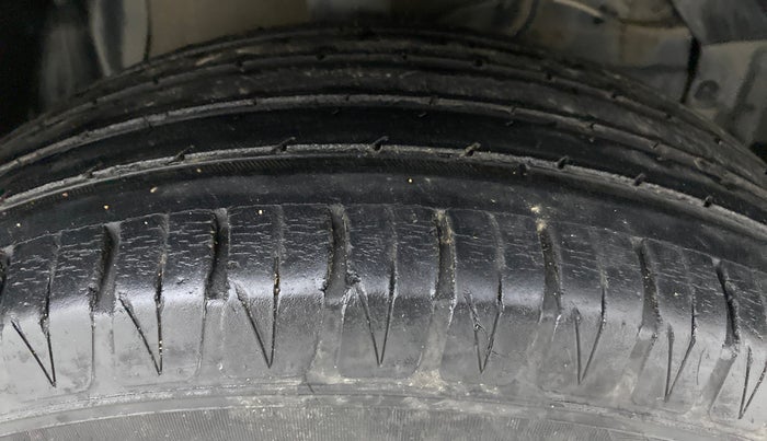 2018 Maruti Vitara Brezza ZDI+ DUAL TONE AMT, Diesel, Automatic, 45,384 km, Right Front Tyre Tread