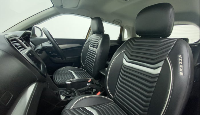 2018 Maruti Vitara Brezza ZDI+ DUAL TONE AMT, Diesel, Automatic, 45,384 km, Right Side Front Door Cabin