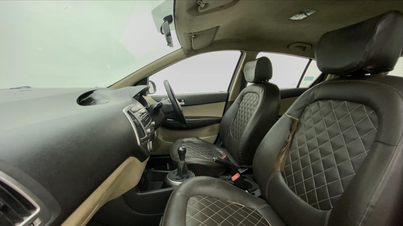 2012 Hyundai i20 MAGNA (O) 1.2, Petrol, Manual, 68,907 km, Right Side Front Door Cabin