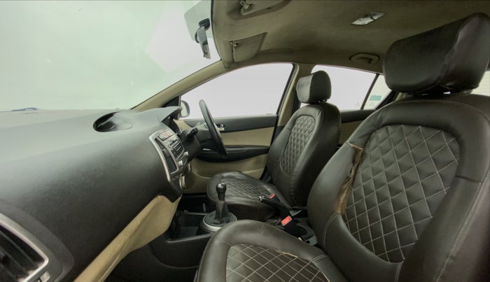 2012 Hyundai i20 MAGNA (O) 1.2, Petrol, Manual, 68,907 km, Right Side Front Door Cabin