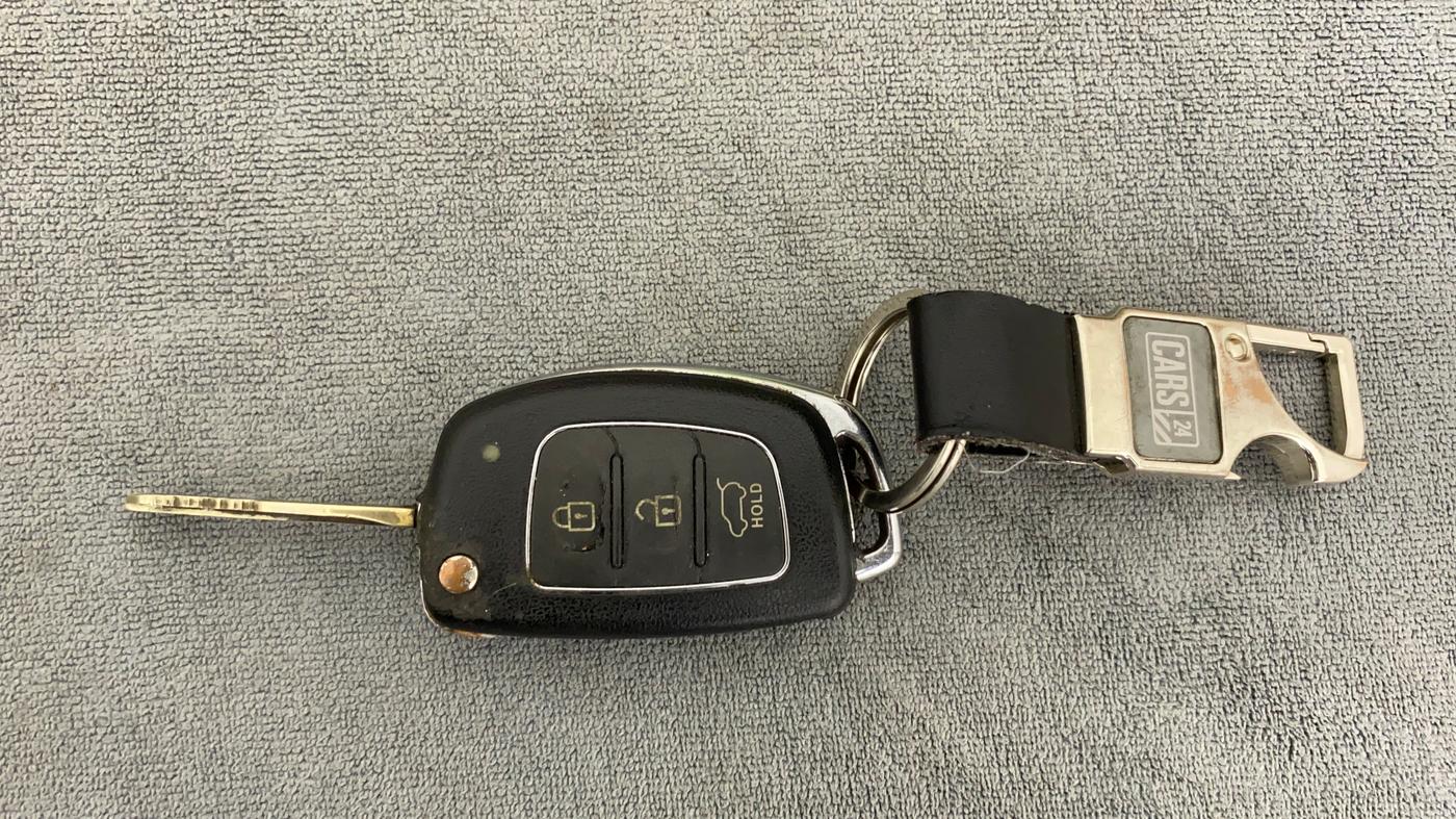 2012 Hyundai i20 MAGNA (O) 1.2, Petrol, Manual, 68,907 km, Key Close Up