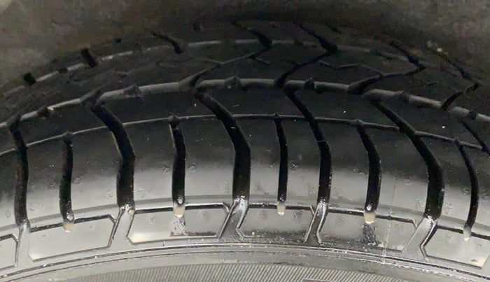 2012 Hyundai i20 MAGNA (O) 1.2, Petrol, Manual, 68,907 km, Right Rear Tyre Tread
